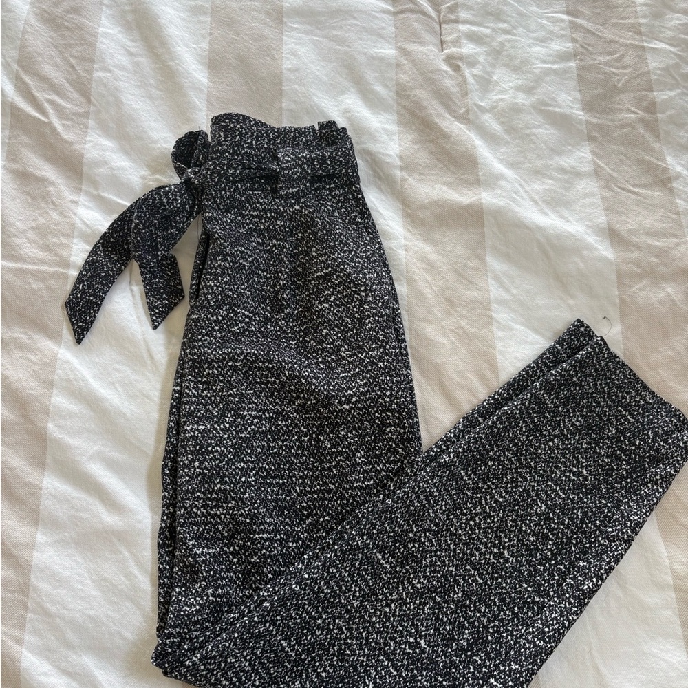 Express Black and White Tie-Waist Cropped Pants